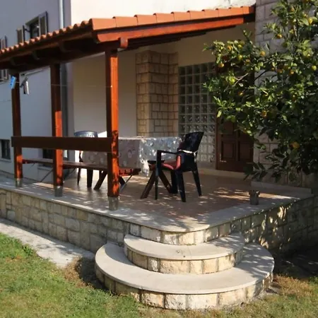 With A Parking Space Banjole, - 7488 * بولا