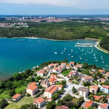 With A Parking Space Banjole, - 7488 Apartament