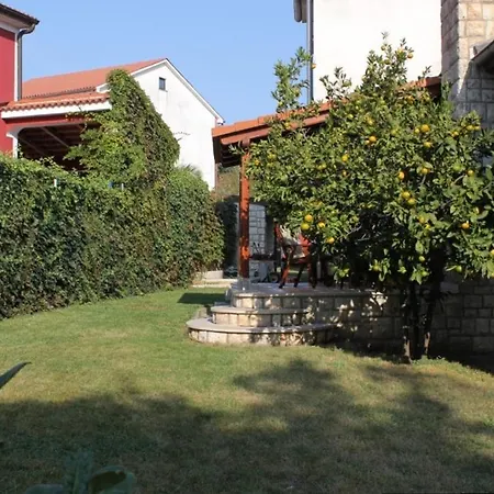 With A Parking Space Banjole, - 7488 Appartement *