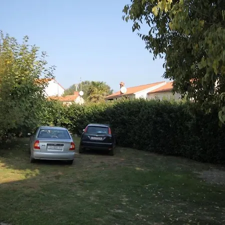 With A Parking Space Banjole, - 7488 Appartement Pula